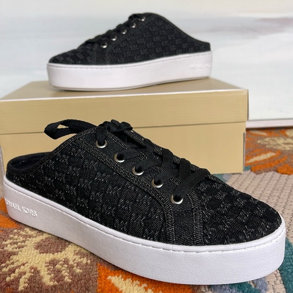 Michael Kors POPPY SLIDE SNEAKER MK DEBOSSED WASHED DENIM
49T4POFP3D Platforms - Picture 15 of 16